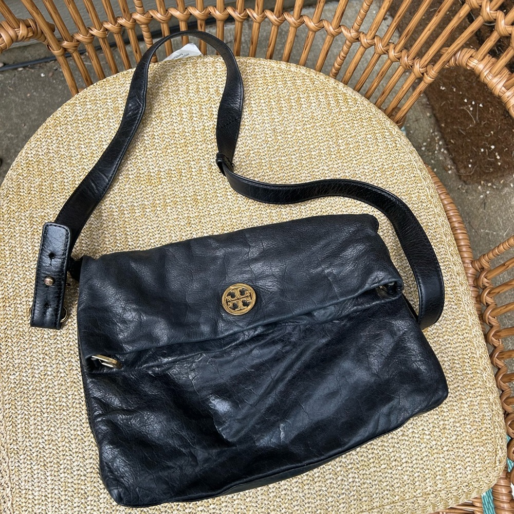 Tory Burch Dena messenger foldover black leather bag - Picture 10 of 14